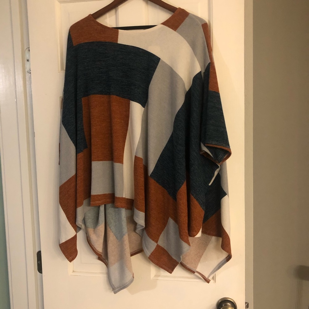 Block color poncho